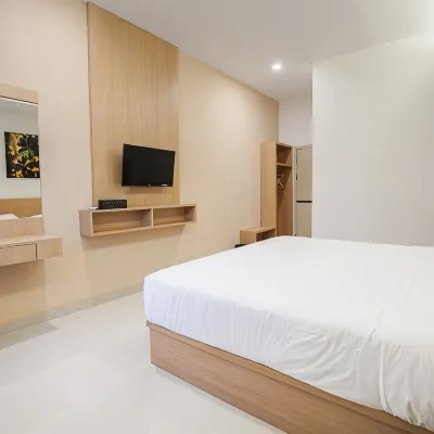 Wyn Inn Purwokerto Hotels near Masjid Nurul 'Amal Sapphire Regency
