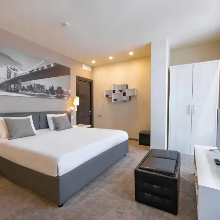 Opera Suite Hotel