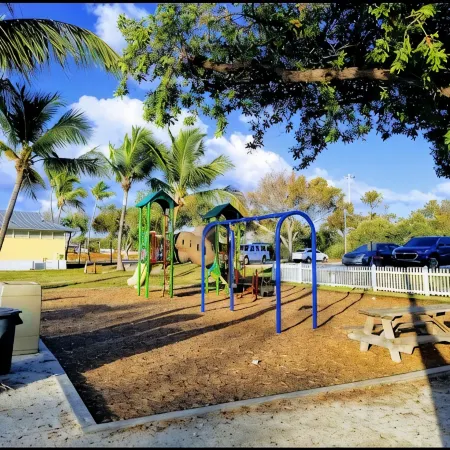 Islamorada Keys Waterfront Heated Pool Hottub Luxury Canal Home w Private Dock