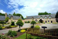 Logis Hôtel Restaurant Relais du Gué de Selle - Pools