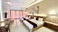 Surya Kencana Seaside Hotel - balcony