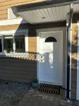 Bright Garden Suite in Colwood