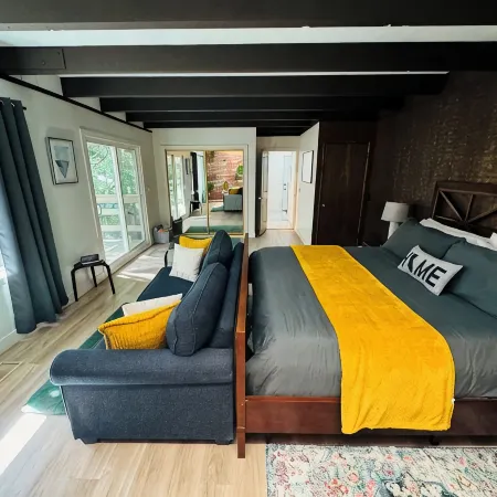 4 Bedroom Family Cabin • 5 Min Stroll to Lake Gregory!