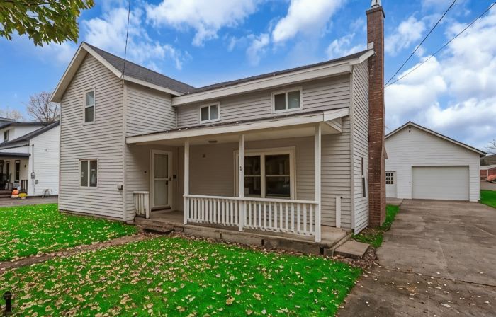 Private Patio Oasis + Fenced In Backyard + In Town! Pet & Family Friendly!