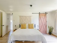 Cozy basecamp minutes from waterfalls, hiking and climbing Hotels in Marion County