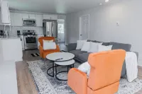 Charming 2-bedroom house with AC and WiFi in enjoyable China Grove - 3-Star