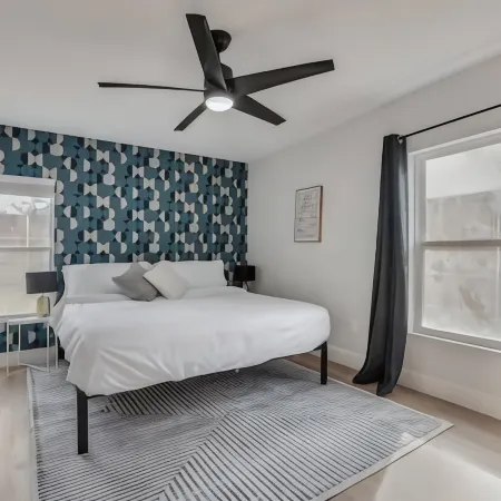 Old Town Keller 5bed 3 bath home Hotels in Keller