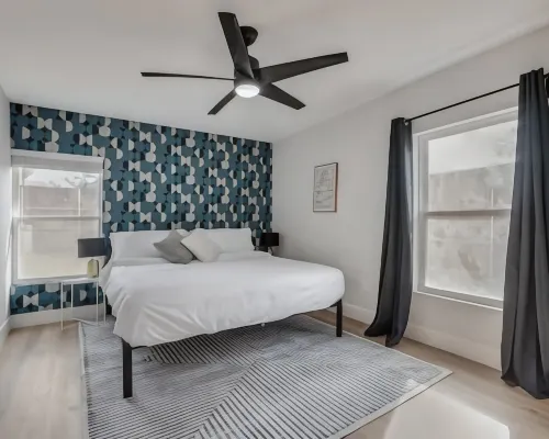 Old Town Keller 5bed 3 bath home Hotels in Keller