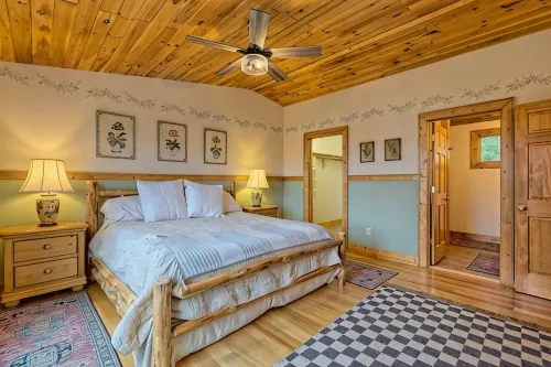 3 Suites with Game/Movie Room & Hot Tub - Hytter