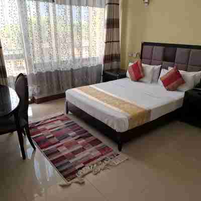 Flomi Hotel Rooms