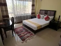 Flomi Hotel