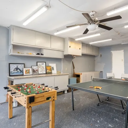 Family compound in North Tacoma! Large house, guest house, game room, koi pond!