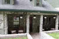 Large 4BR Buffalo Mountain Retreat in Williamson with pool,  Ride to trails - Wifi