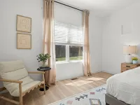 Spacious Airport Heaven - 5 Bedrooms & Hot Tub Hotels in Security-Widefield