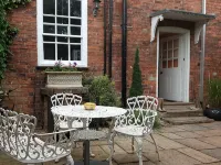 The Red House - Butik