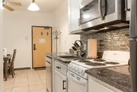 7 Guests 2Br 2BA Pool Hot Tub & Game Room at Cbl - Pool