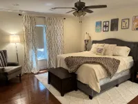 4BR/3BA home, close to square, <2m from stadium - 4-Star