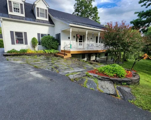 Relax by "The Water's Edge enjoy amazing views and year round fun! 6BR/3.5BA Hotele w: Castleton