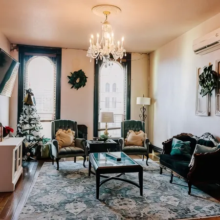 Spacious and Elegant Condo in Downtown Hillsboro