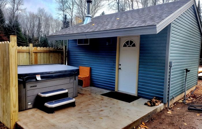 Cozy Northwoods Mini Cabin..... SAUNA/HOT TUB ATV/SNOWMOBILE TRAILS