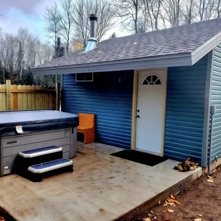 Cozy Northwoods Mini Cabin..... SAUNA/HOT TUB ATV/SNOWMOBILE TRAILS Hotels in Forest County