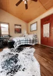 Off Grid tiny cabin on riverfront property - Hytter