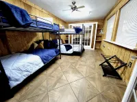 Cozy cottage on 8 acres near state park and atv trails. Pet Friendly! - 3 ดาว