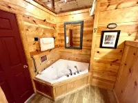 Best Catch #49 Cabin in Town, Walking Distance to the Courthouse Square. - 3つ星