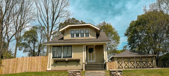 Historic Craftsman, just 8 minutes from downtown Kalamazoo. Hotels in Kalamazoo