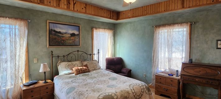 Secluded pet friendly hill country home on 7 acres. Hotels in Kendall County