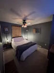 Spacious and cozy pet friendly chalet w/ hot tub & garden sauna - homestay