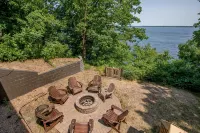 Spectacular Waterfront Gull Lake Cabin and Perfect Location Close to Everything - Balkoner