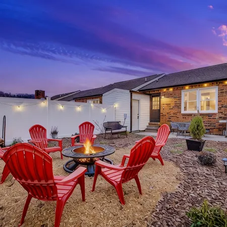 Stylish Condo Elizabethton Tennessee, Private Fenced Back Yard, Family Friendly