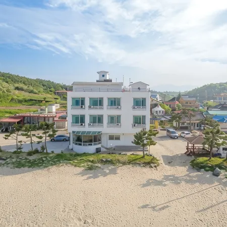 Yangyang Green Beach Pension