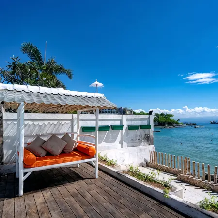 Paus Putih Hotel Отели рядом с достопримечательностью «Пляж Тамаринд»