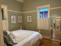 "Nauti-Jayne" coastal cottage in Historic Old Town Bluffton - Boutique