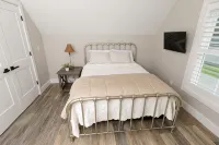 Up North, down South in Brevard, NC - Close to Lumber Arts District and Downtown - Wifi