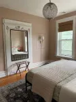 Hartford Hideaway - Sleeps 8, Family Friendly, Walkable to Tower Grove Park - balcone