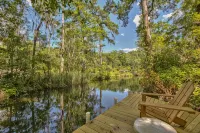 Watch the Manatees Swim by from This Peaceful Retreat with a Private Dock - 3성급