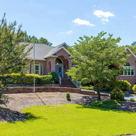 Large House w/ Private Pool - Perfect for Golfing Groups 12 Beds in 6 Bedrooms