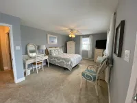 Single-family home in Avalon—walk to beach and town - WiFi