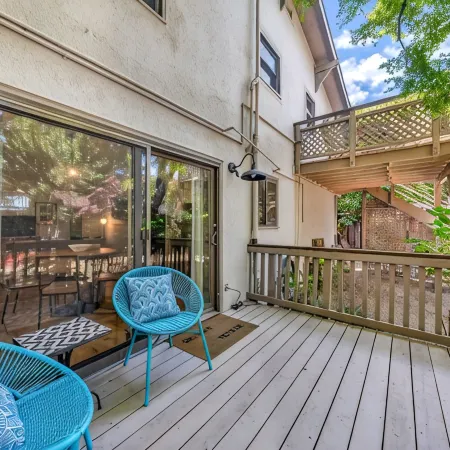 Mill Valley Apartment: Walking Distance to DT