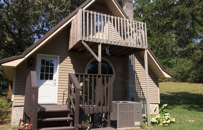 Fairytale cottage in Chickamauga, GA