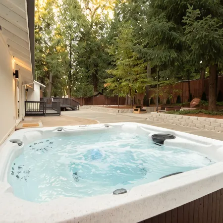 Modern Mountain Retreat - Wineries, Lakes, Nature
