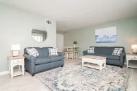 Ocean Block - 1st Floor Condo - Walk to the Beach - 4성급