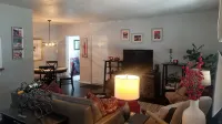 Historic Nob Hill home with cozy covered deck and close to Route 66. - Bungalows