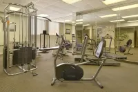 Hollywood Hotel Fort Lauderdale Airport/Cruise Port - ที่มีที่จอดรถ