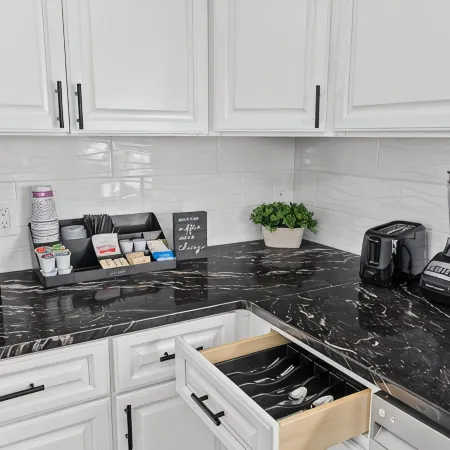 Stylish & Luxurious 3 BDR Home with Play Station
