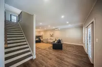 Captains Quarters- located within walking distance to local marina - 4-Star
