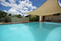 Bundaberg Park Village - piscina